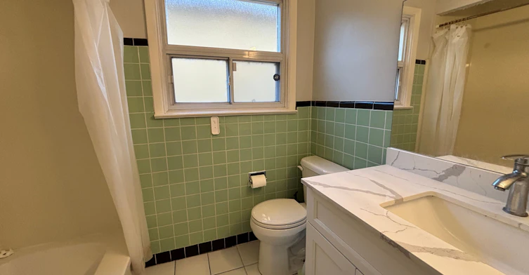 220 Newton Drive, Toronto, ON, M2M 2P3 - 10