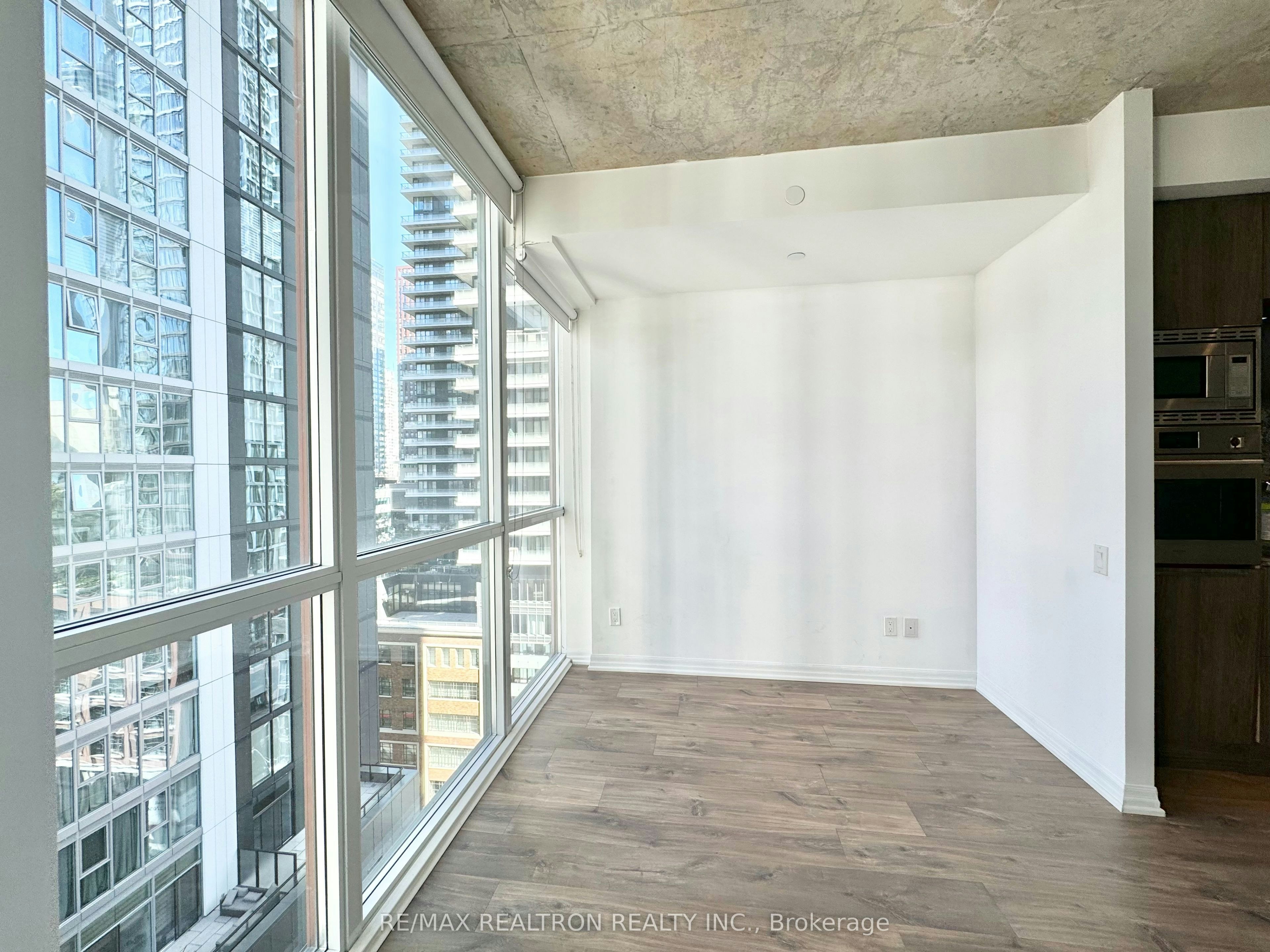 1216-88 Blue Jays Way, Toronto, ON, M5V 2G3 - 10