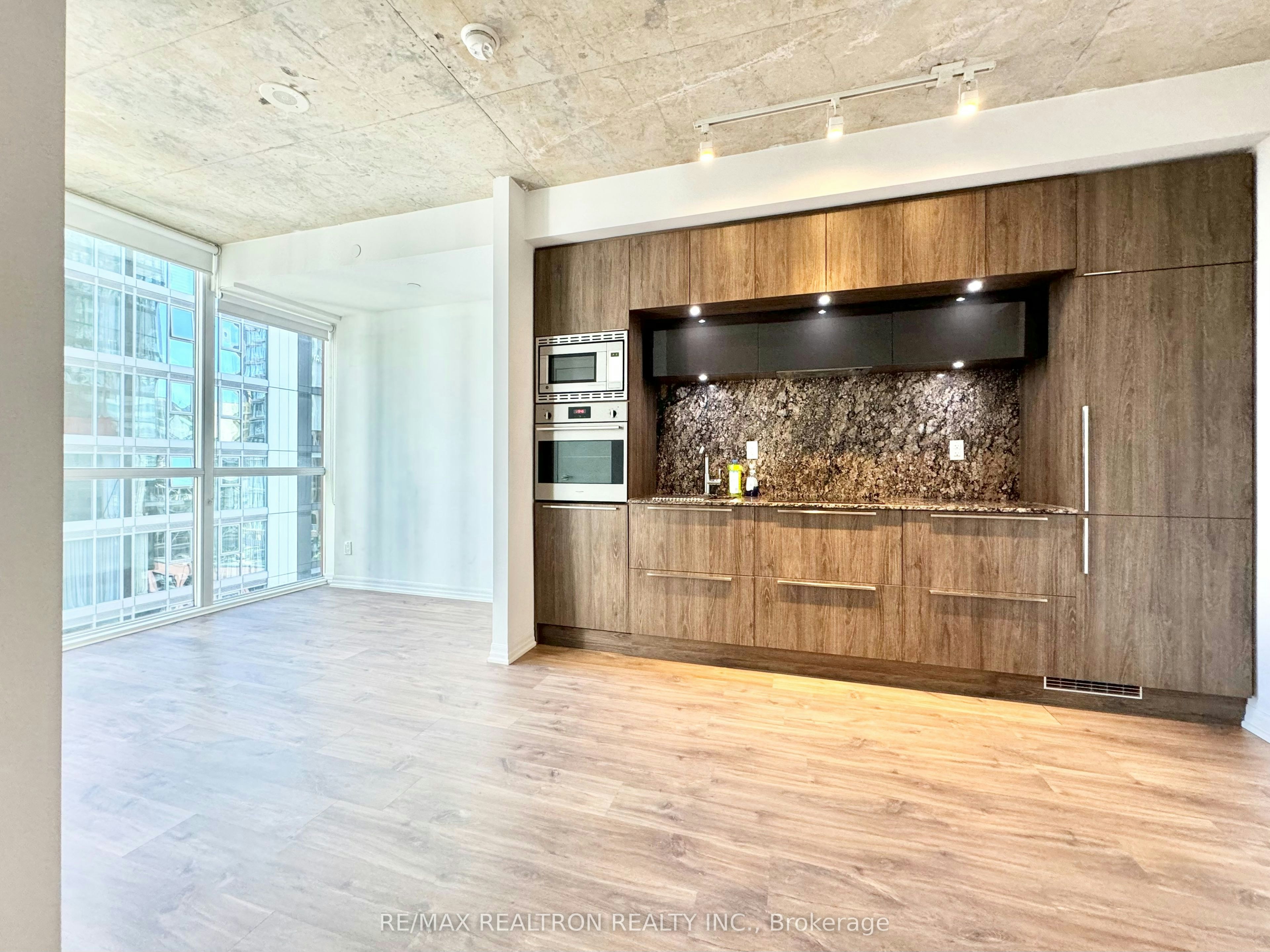 1216-88 Blue Jays Way, Toronto, ON, M5V 2G3 - 7