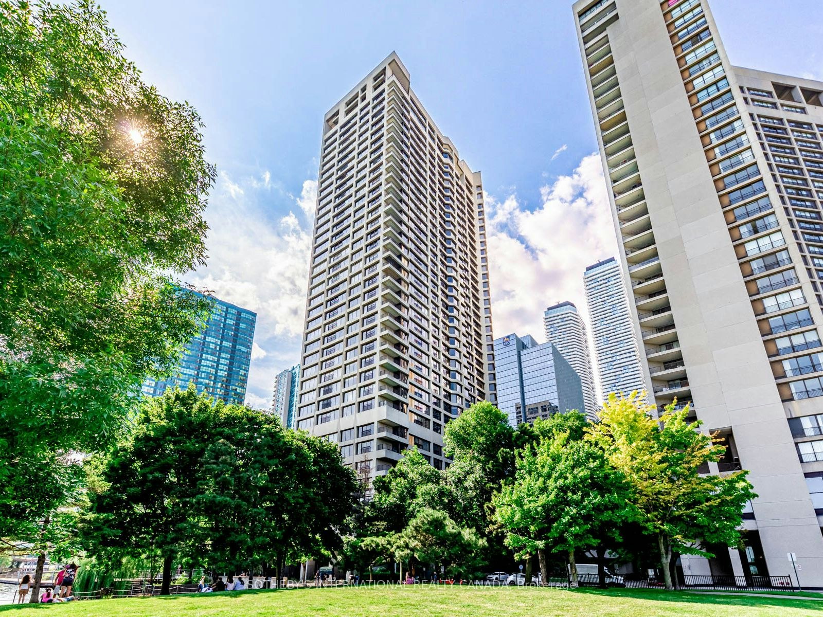 2104-65 Harbour Square, Toronto, ON, M5J 2L4 - 27