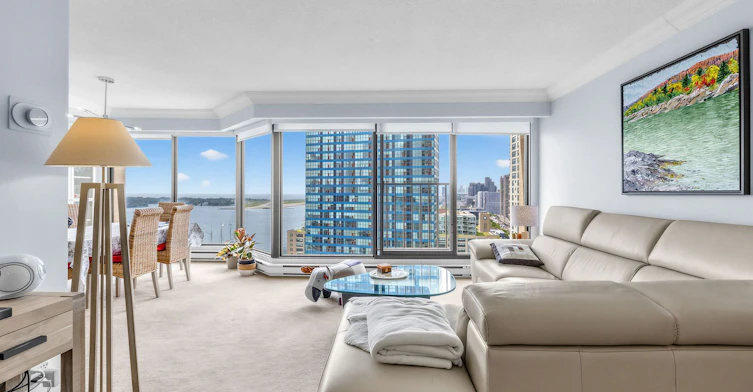 2104-65 Harbour Square, Toronto, ON, M5J 2L4 - 5