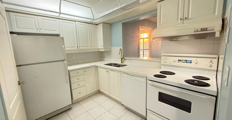 1601-5418 Yonge Street, Toronto, ON, M2N 5R8 - 3