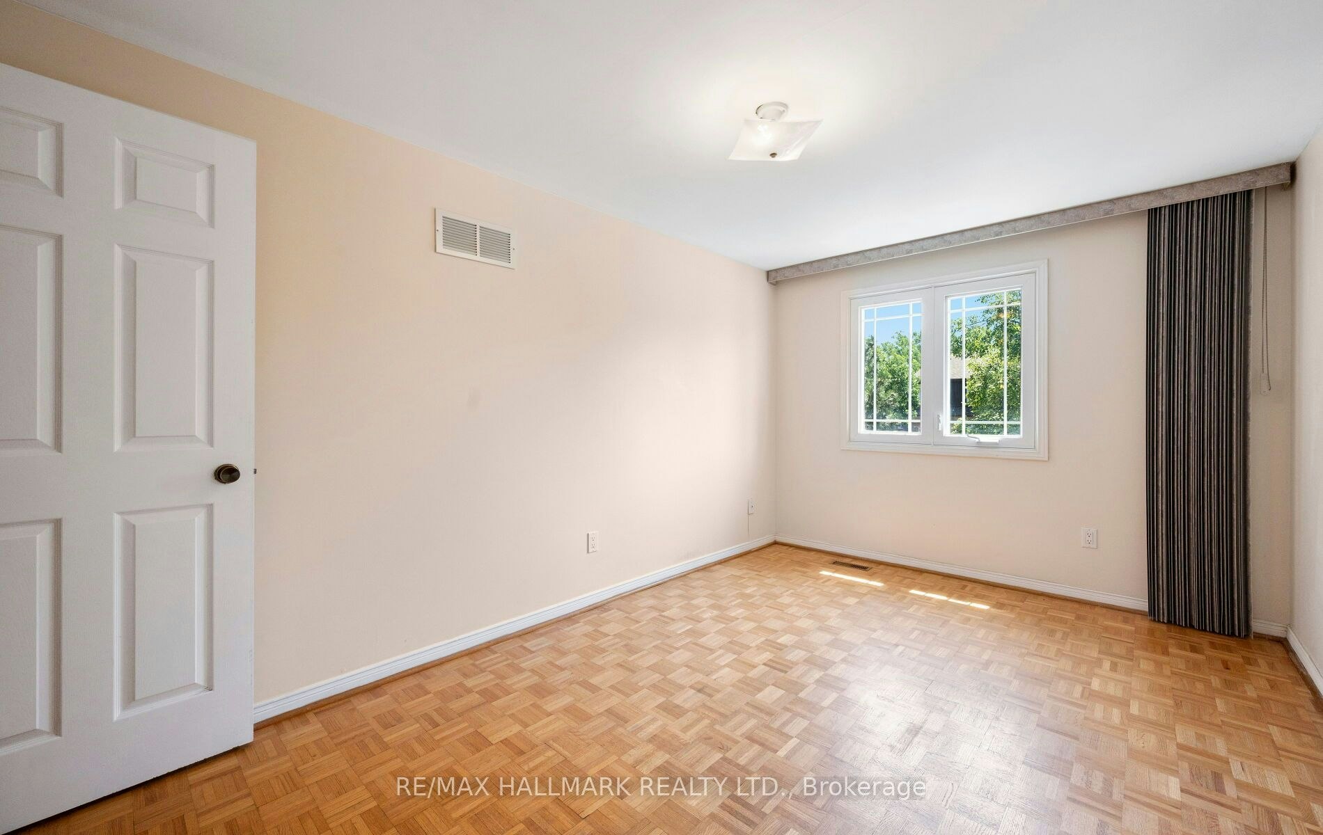 154 Robert Hicks Drive, Toronto, ON, M2R 3R5 - 35