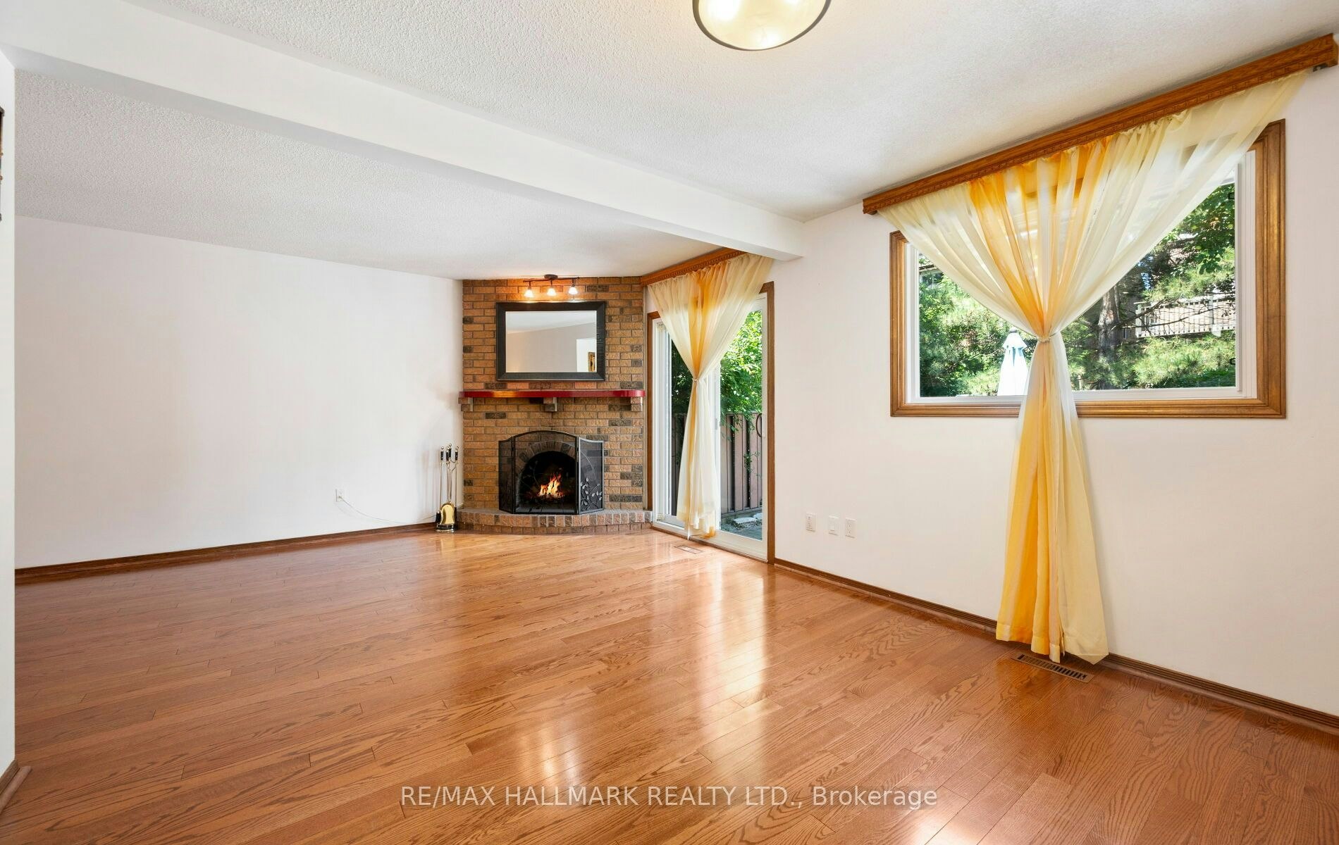 154 Robert Hicks Drive, Toronto, ON, M2R 3R5 - 15