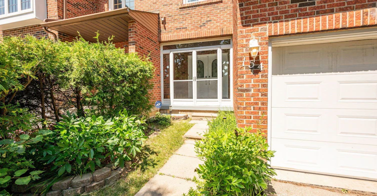 154 Robert Hicks Drive, Toronto, ON, M2R 3R5 - 3