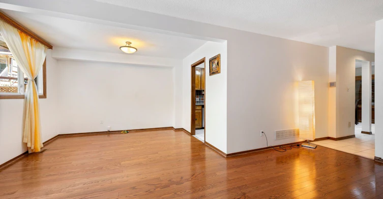 154 Robert Hicks Drive, Toronto, ON, M2R 3R5 - 11
