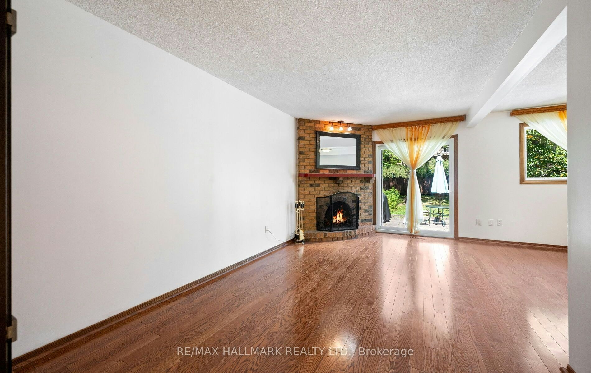 154 Robert Hicks Drive, Toronto, ON, M2R 3R5 - 9