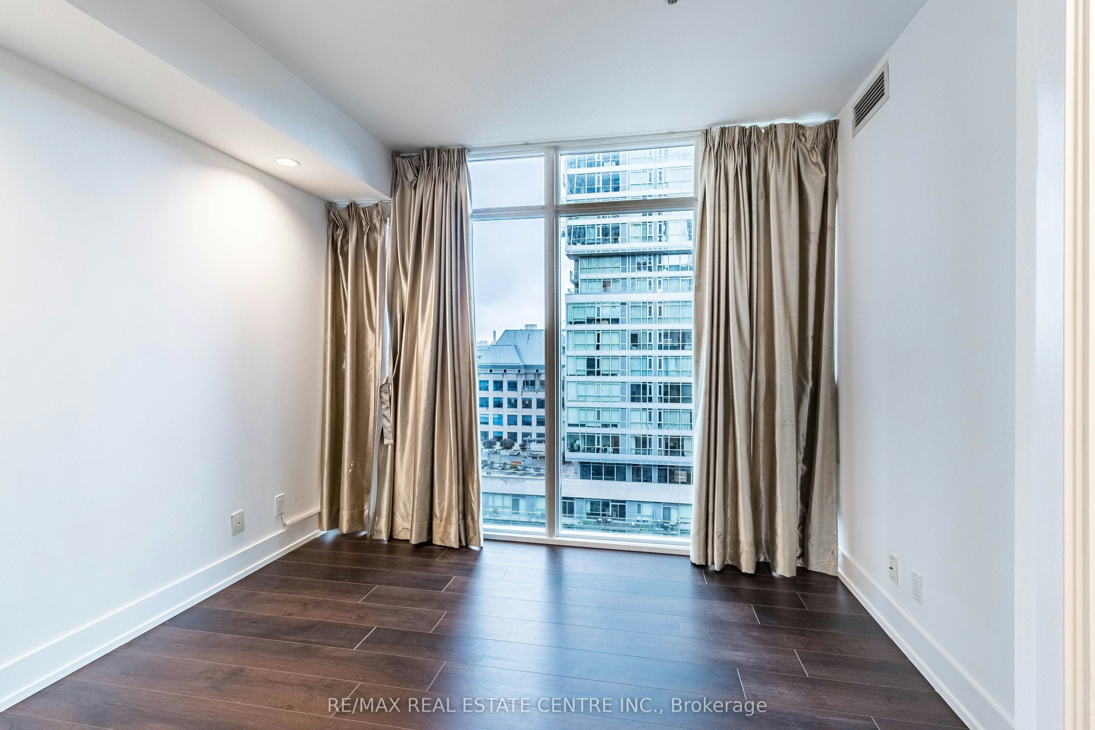 UPH 11-21 Nelson Street, Toronto, ON, M5V 1T8 - 21