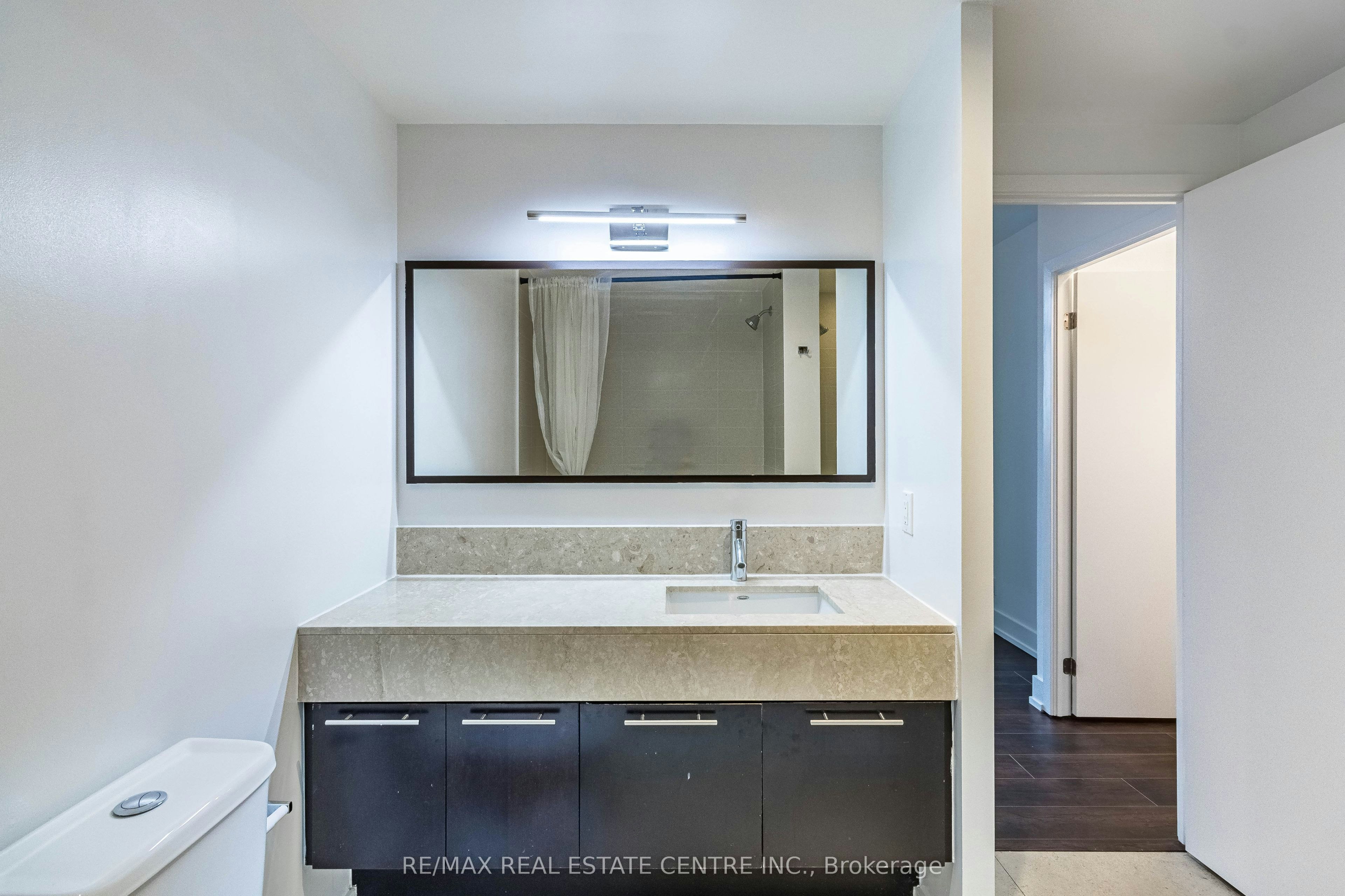 UPH 11-21 Nelson Street, Toronto, ON, M5V 1T8 - 25