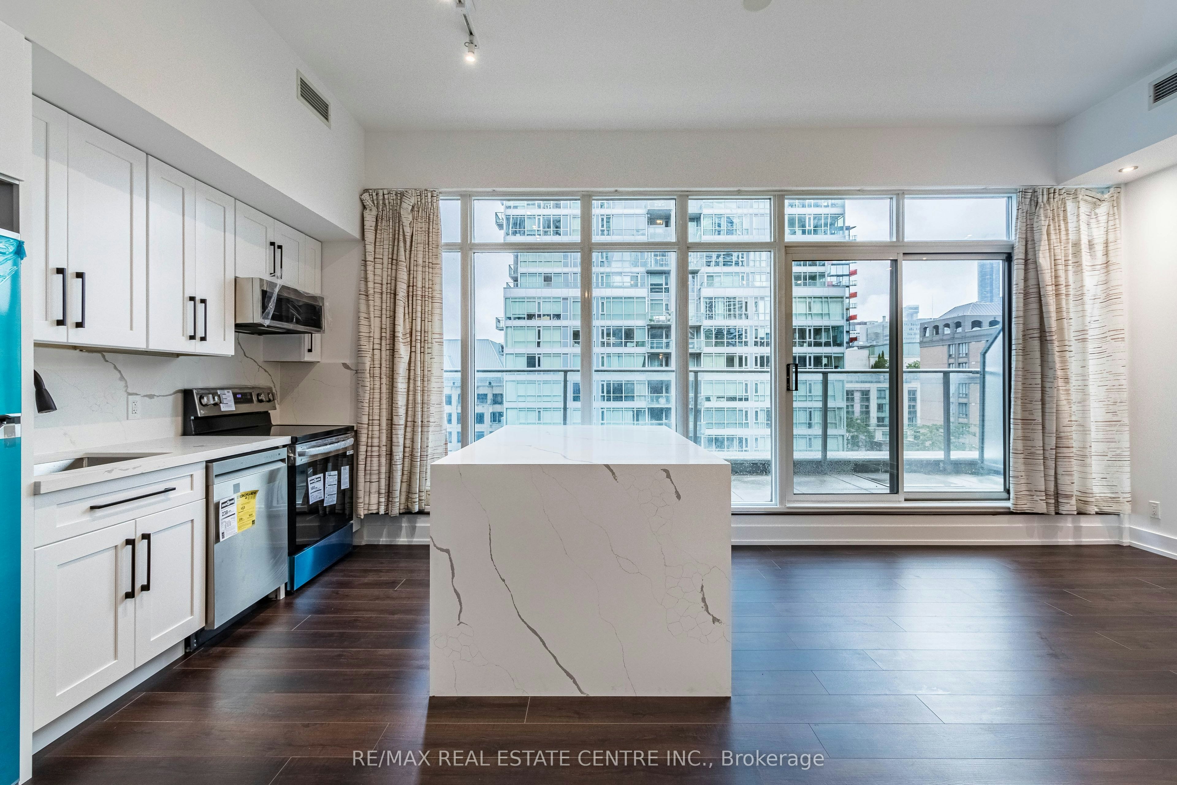 UPH 11-21 Nelson Street, Toronto, ON, M5V 1T8 - 8