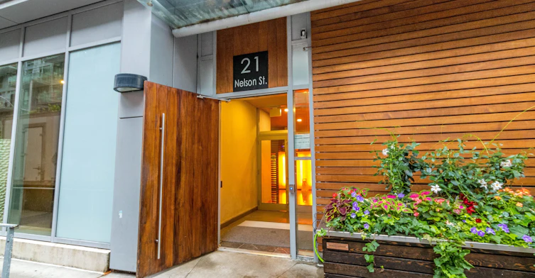 UPH 11-21 Nelson Street, Toronto, ON, M5V 1T8 - 2