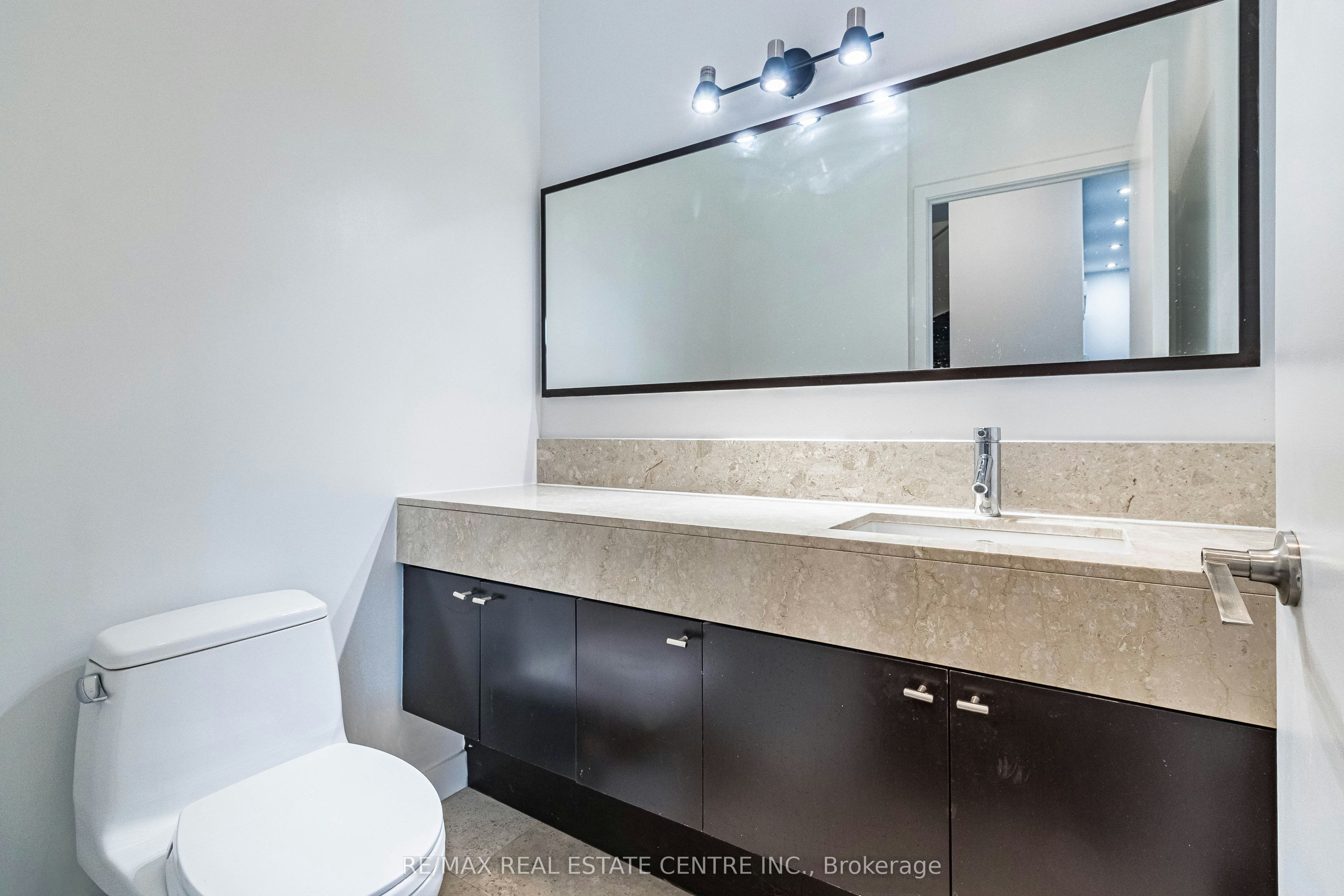 UPH 11-21 Nelson Street, Toronto, ON, M5V 1T8 - 26