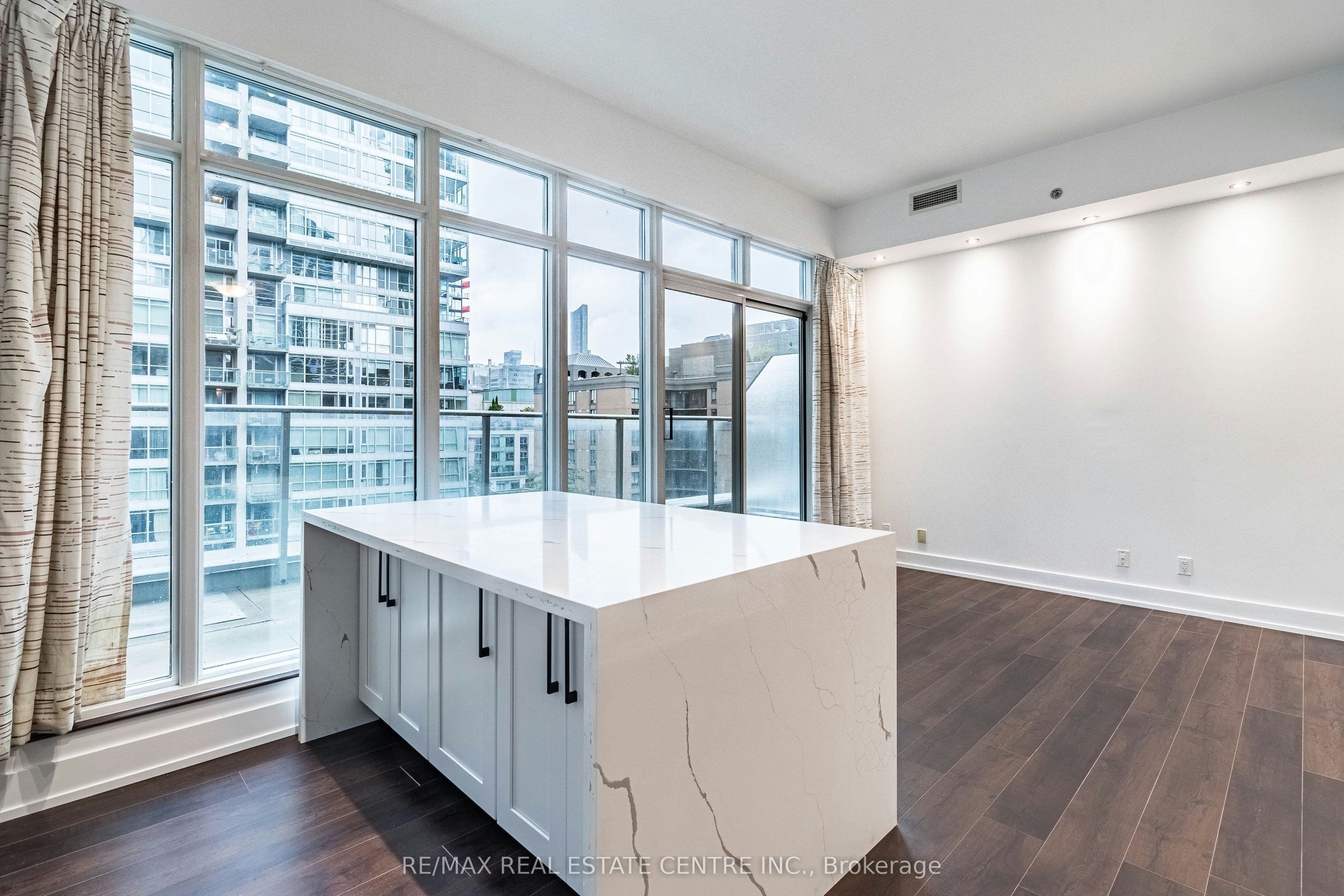 UPH 11-21 Nelson Street, Toronto, ON, M5V 1T8 - 10