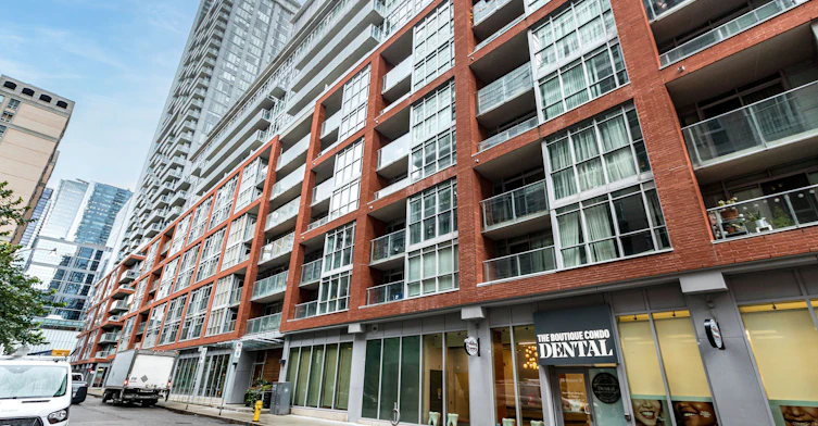 UPH 11-21 Nelson Street, Toronto, ON, M5V 1T8