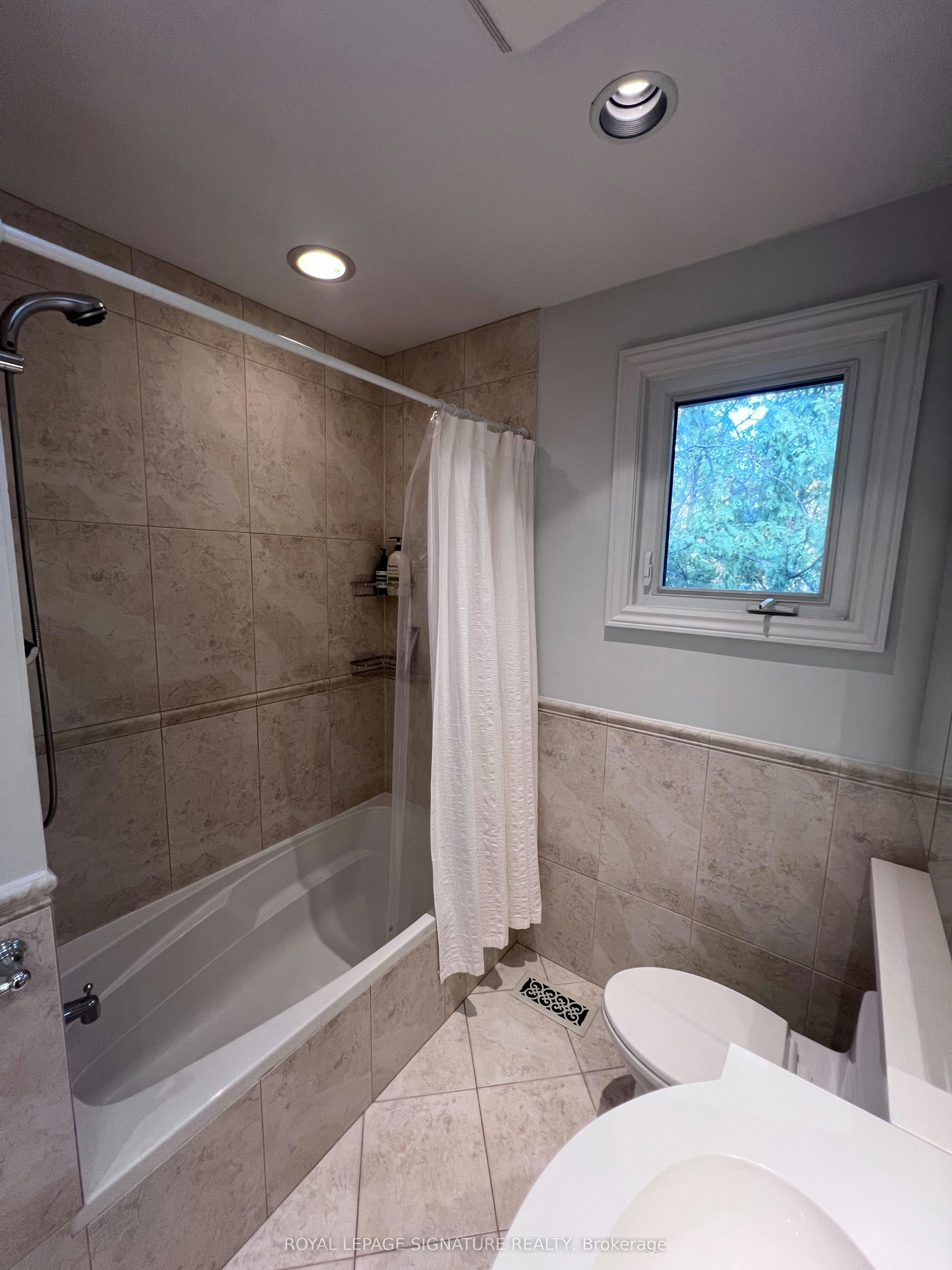 195 Upper Canada Drive, Toronto, ON, M2P 1T2 - 21