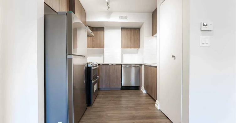 4-64 Overton Crescent, Toronto, ON, M3B 2V2