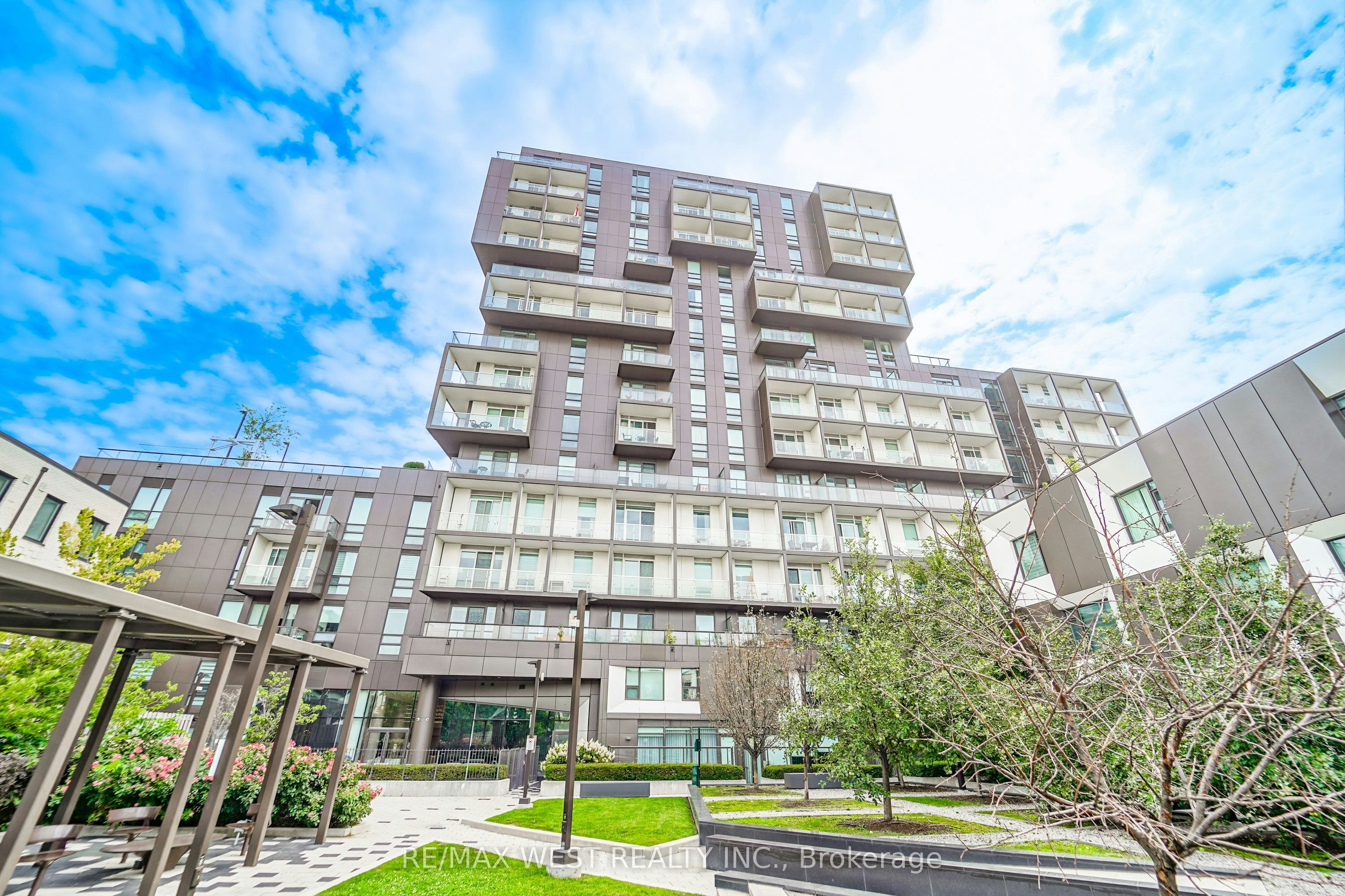 203-80 Vanauley Street, Toronto, ON, M5T 0C9