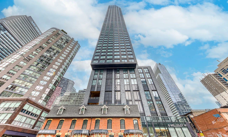 3112-8 Wellesley Street W