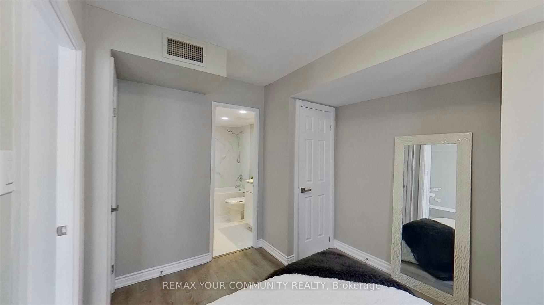 1601-55 Centre Avenue, Toronto, ON, M5G 2H5 - 11