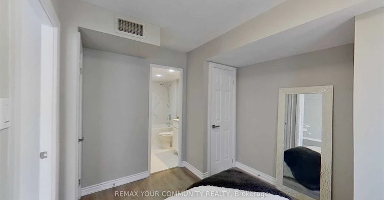 1601-55 Centre Avenue, Toronto, ON, M5G 2H5 - 11