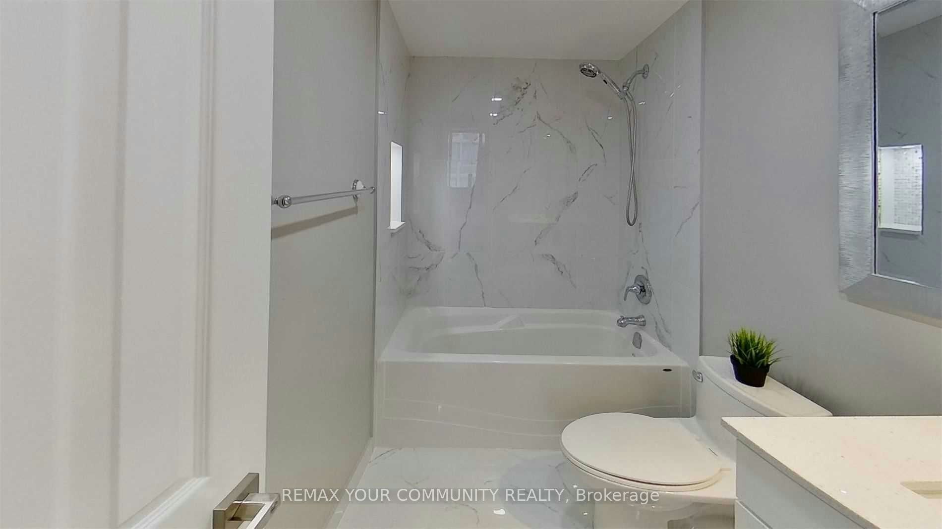 1601-55 Centre Avenue, Toronto, ON, M5G 2H5 - 13