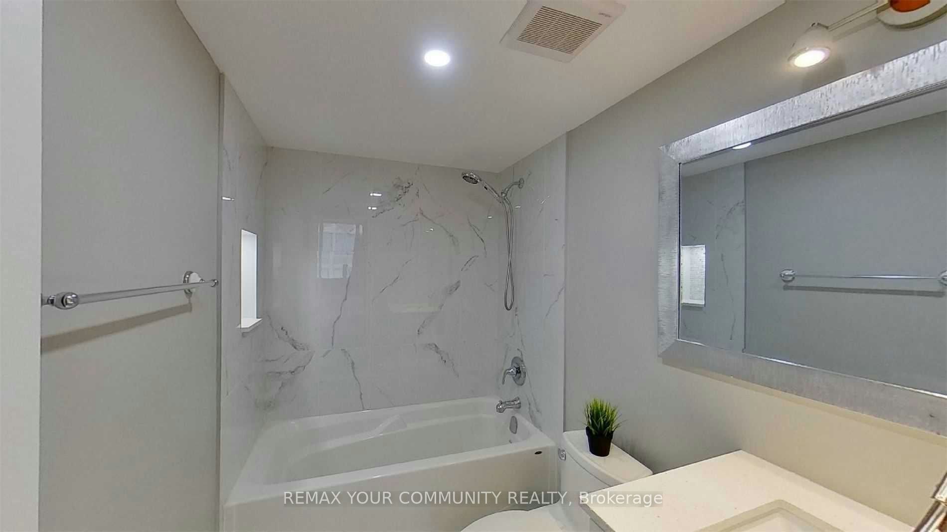 1601-55 Centre Avenue, Toronto, ON, M5G 2H5 - 12