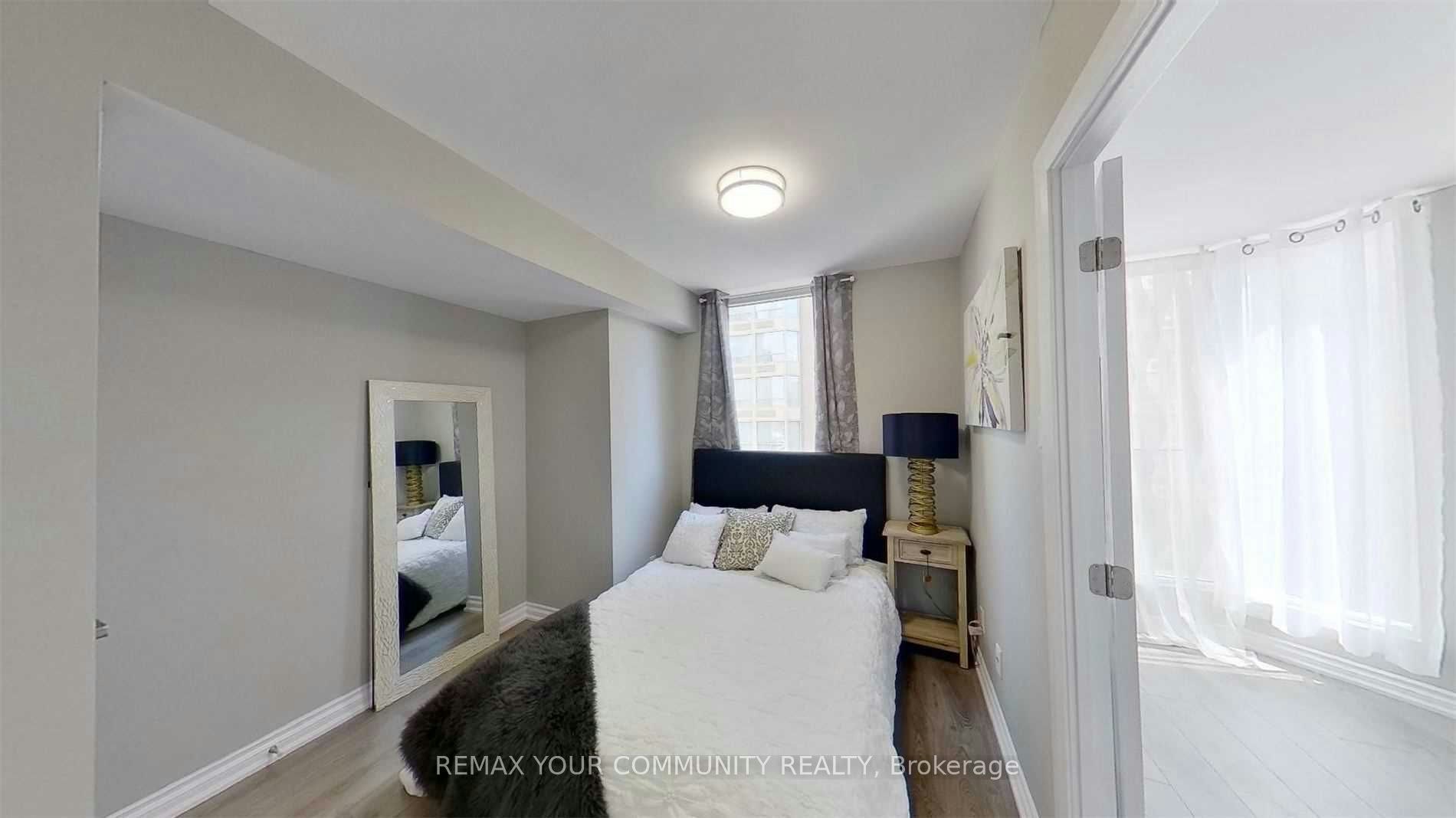 1601-55 Centre Avenue, Toronto, ON, M5G 2H5 - 9