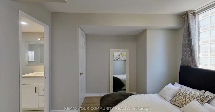 1601-55 Centre Avenue, Toronto, ON, M5G 2H5 - 8