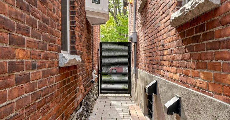 Lower-75 Brunswick Avenue, Toronto, ON, M5S 2L8 - 2