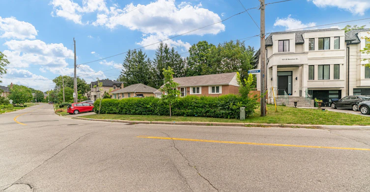 163 Newton Drive, Toronto, ON, M2M 2N6 - 8