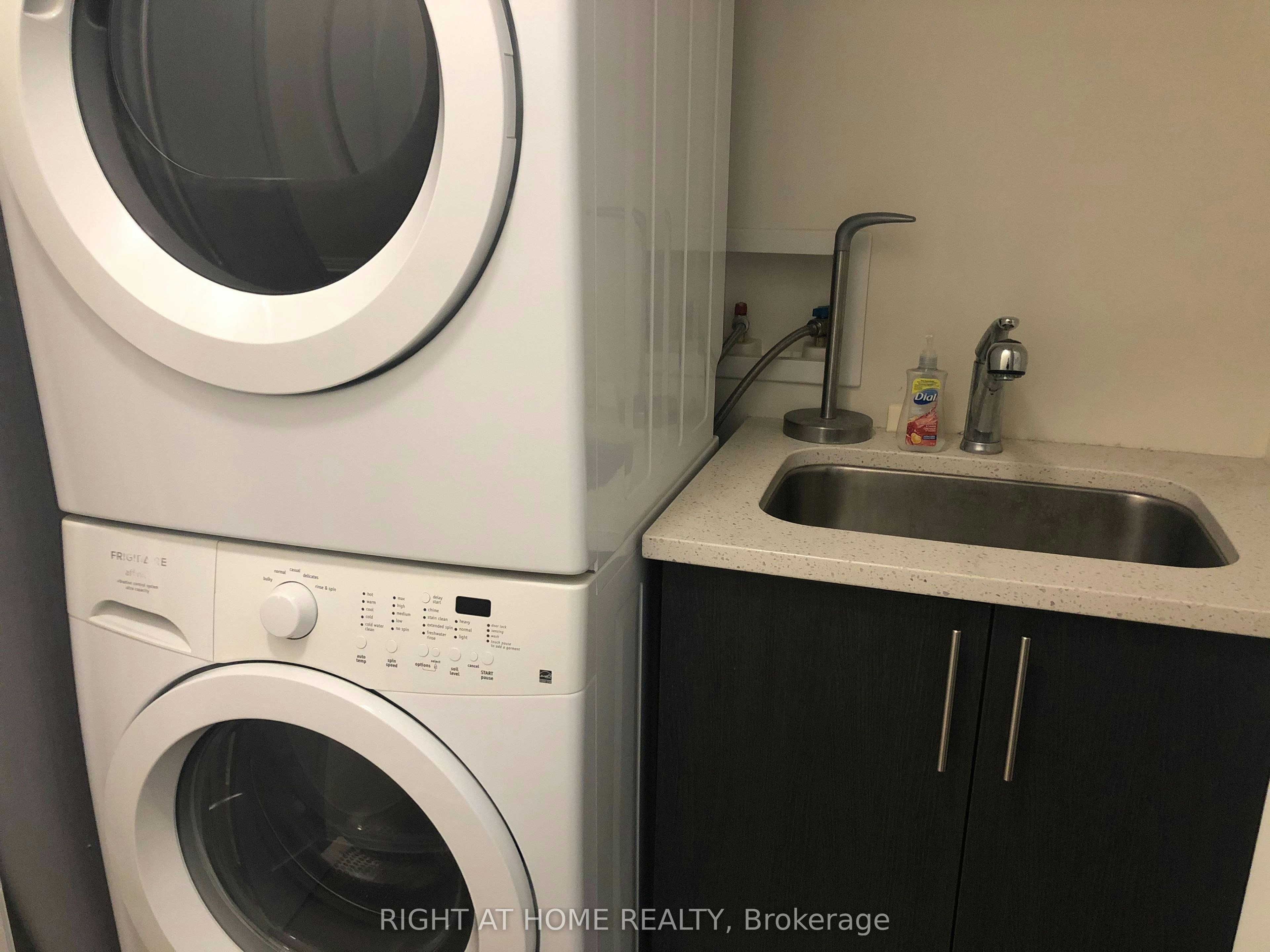 3304-28 Ted Rogers Way, Toronto, ON, M4Y 2W7 - 11