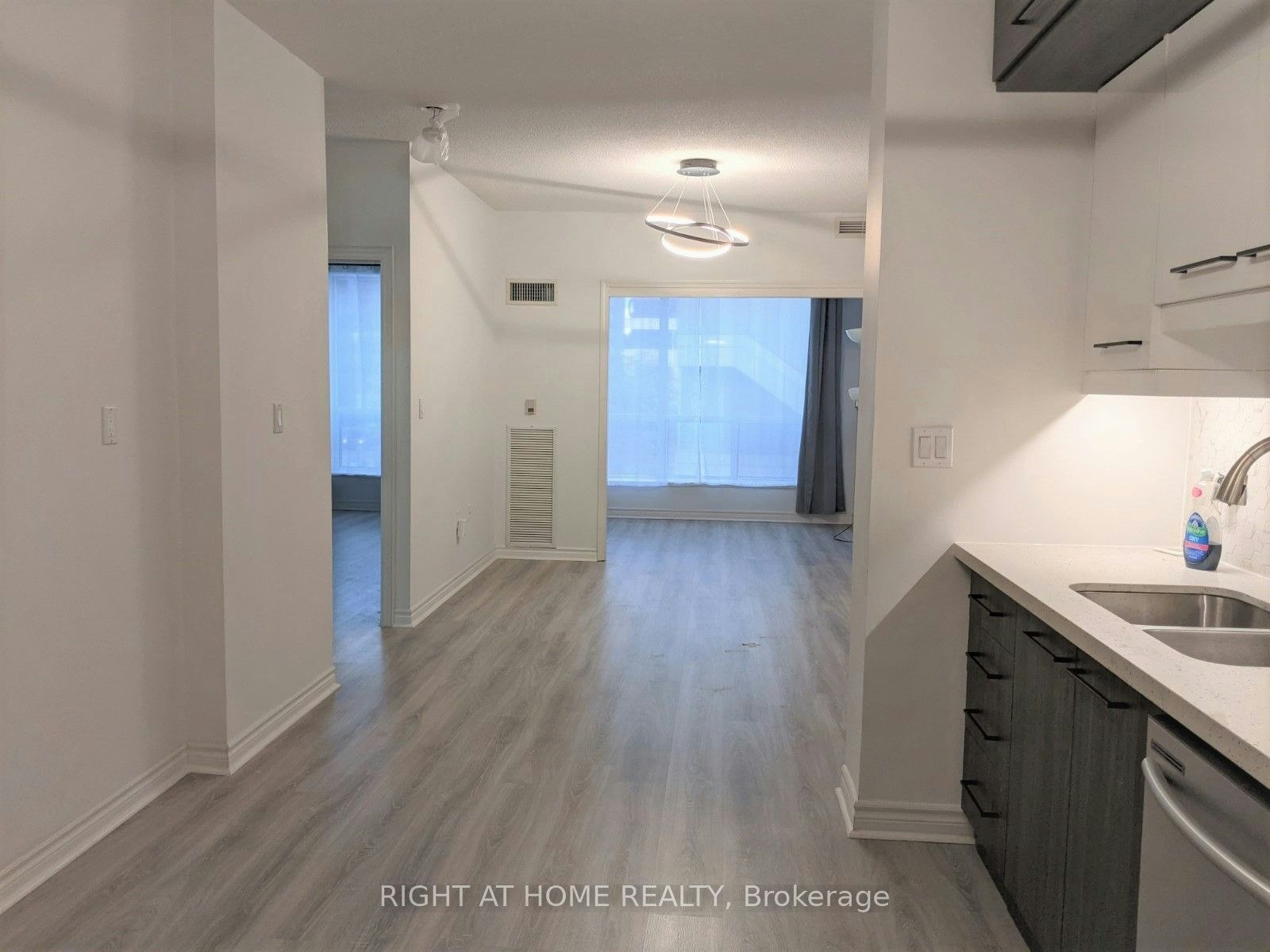208-152 Saint Patrick Street, Toronto, ON, M5T 3J9 - 6
