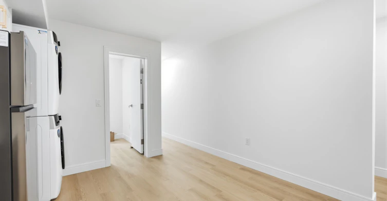 1A-53 Bishop Avenue, Toronto, ON, M2M 1Z4 - 3