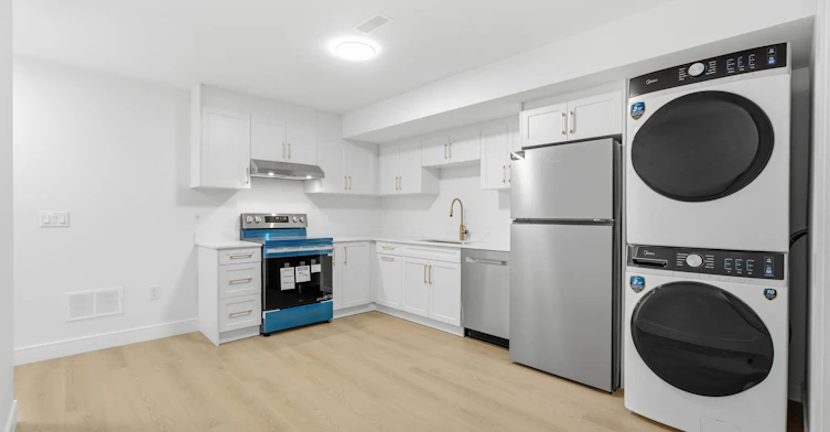 1A-53 Bishop Avenue, Toronto, ON, M2M 1Z4 - 2