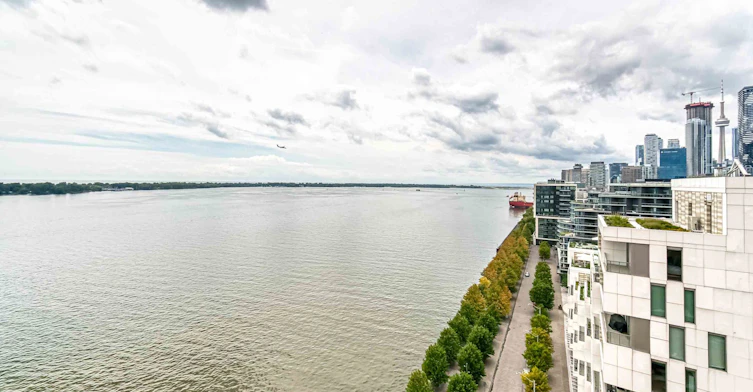 LPH12-155 Merchants' Wharf N/A, Toronto, ON, M5A 0P2 - 26