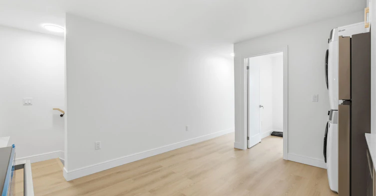 2-53 Bishop Avenue, Toronto, ON, M2M 1Z4 - 3
