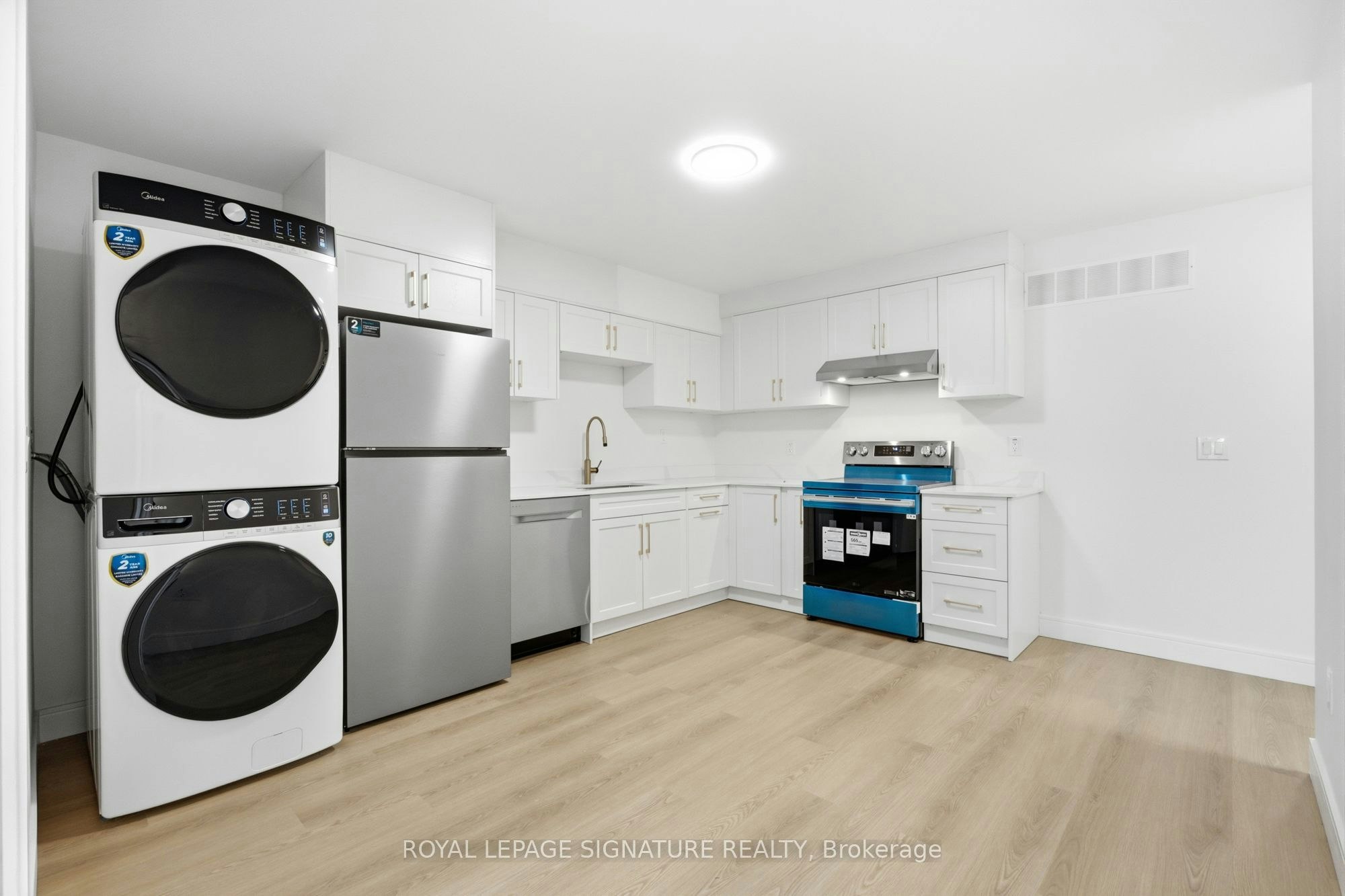 2-53 Bishop Avenue, Toronto, ON, M2M 1Z4 - 2