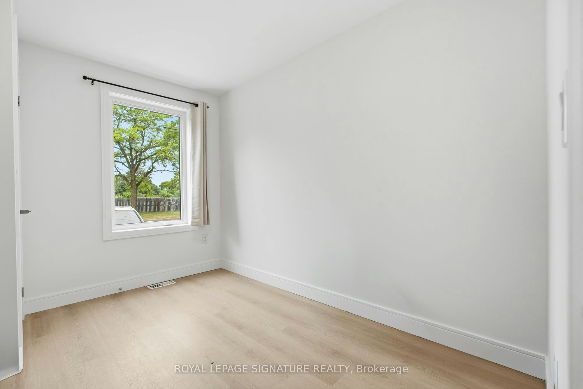2-53 Bishop Avenue, Toronto, ON, M2M 1Z4 - 6