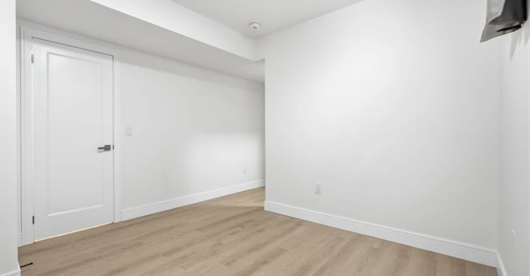 1B-53 Bishop Avenue, Toronto, ON, M2M 1Z4 - 11