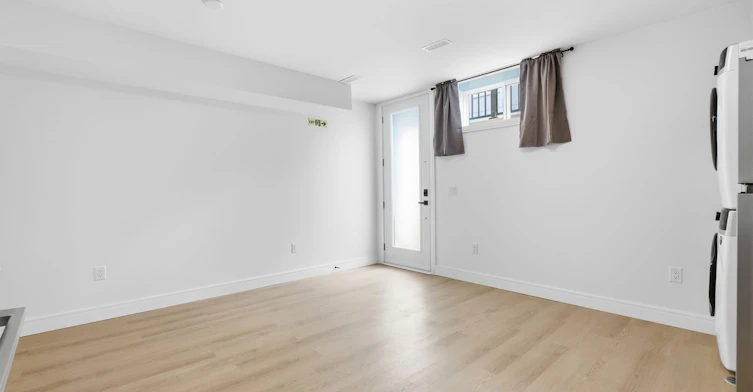 1B-53 Bishop Avenue, Toronto, ON, M2M 1Z4 - 4