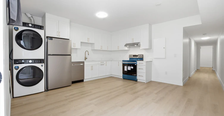 1B-53 Bishop Avenue, Toronto, ON, M2M 1Z4