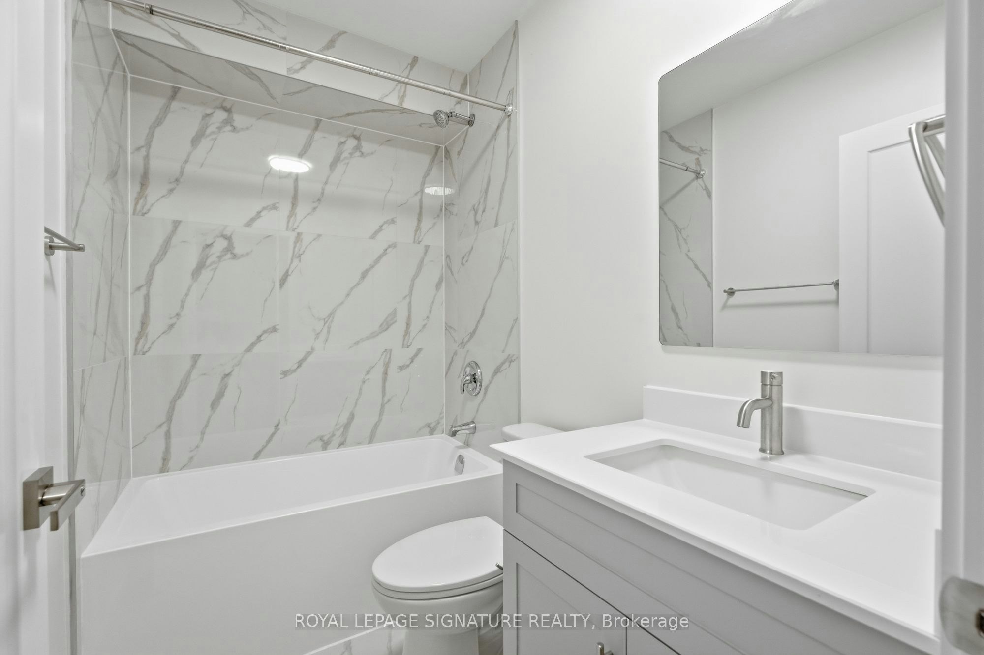 1B-53 Bishop Avenue, Toronto, ON, M2M 1Z4 - 18