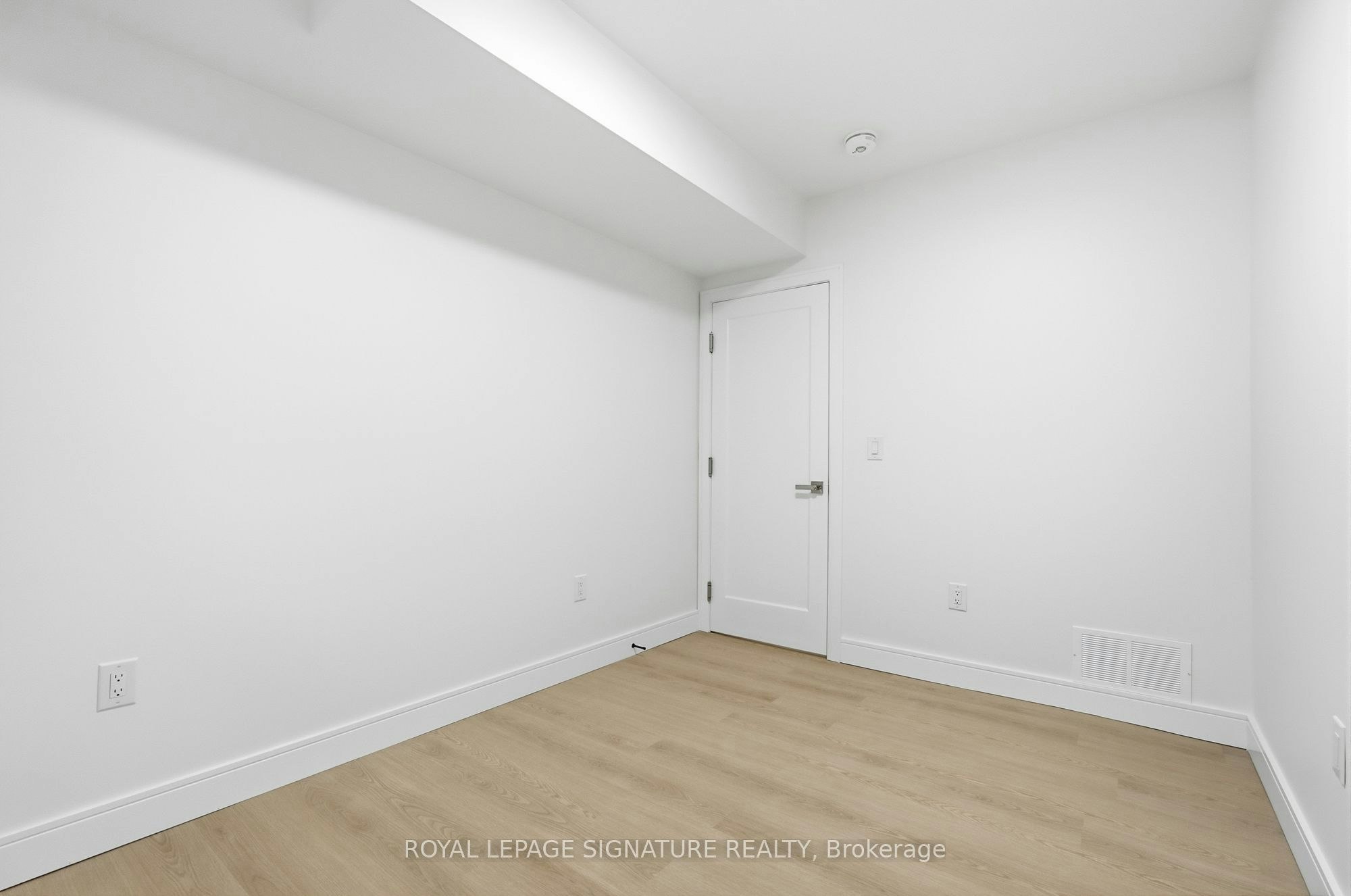 1B-53 Bishop Avenue, Toronto, ON, M2M 1Z4 - 17