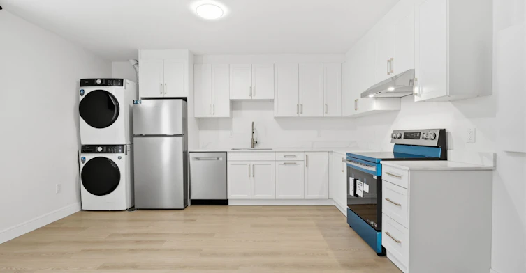1B-53 Bishop Avenue, Toronto, ON, M2M 1Z4 - 2