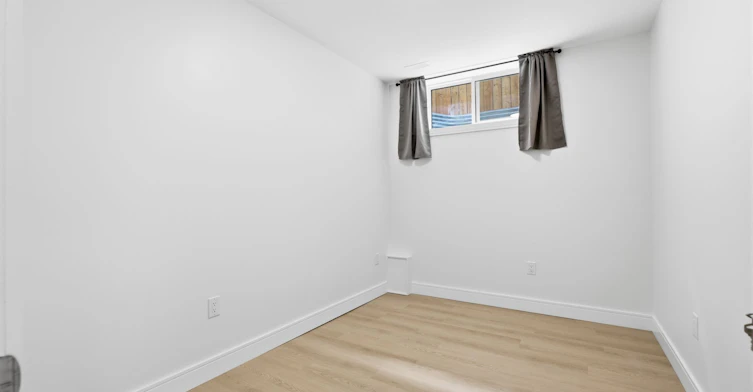 1B-53 Bishop Avenue, Toronto, ON, M2M 1Z4 - 14