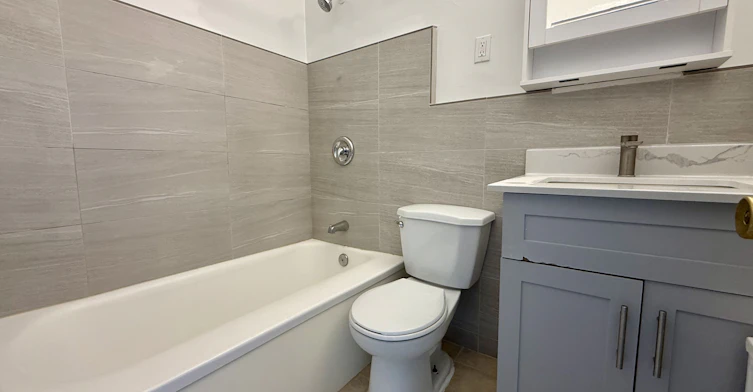 302-2770 Yonge Street, Toronto, ON, M4N 2J3 - 6