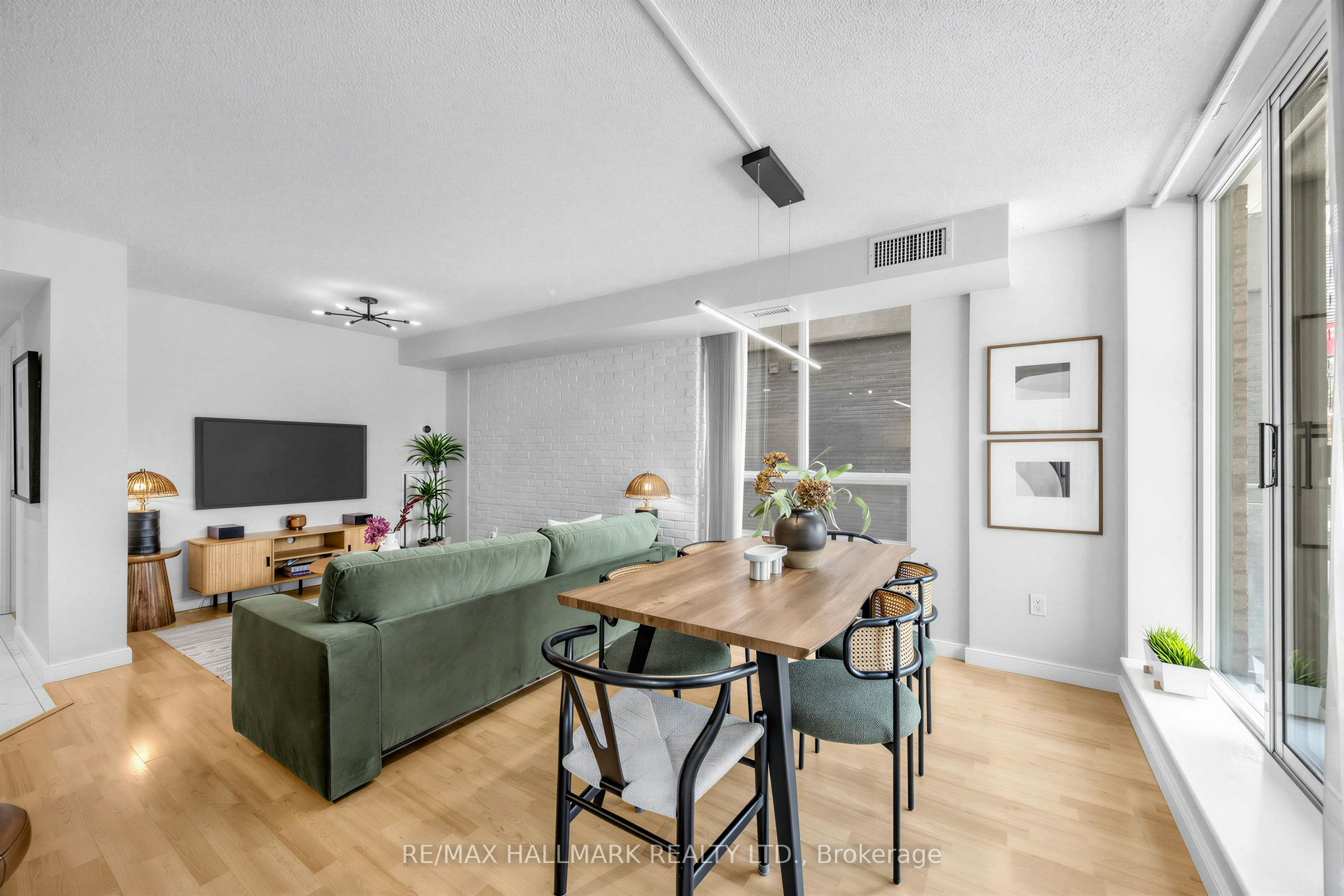 303-311 Richmond Street, Toronto, ON, M5A 4S7 - 4