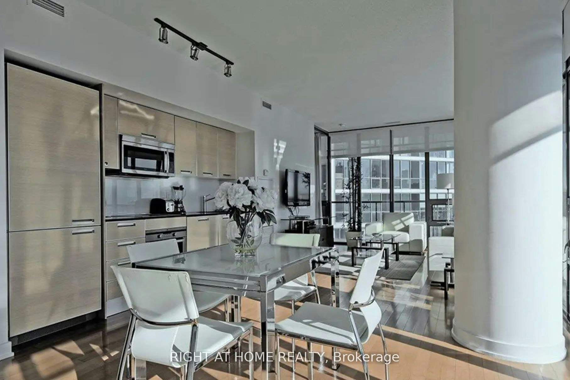 2403-33 Charles Street E, Toronto, ON, M4Y 0A2 - 4