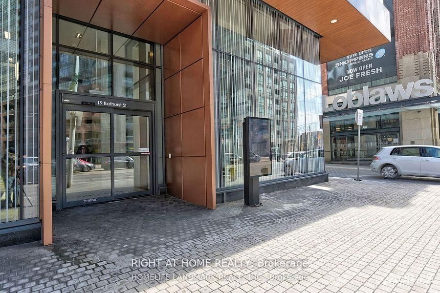 3309-19 Bathurst Street, Toronto, ON, M5V 0N2 - 2