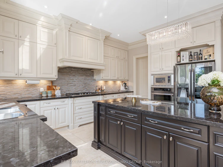 49 Verwood Avenue, Toronto, ON, M3H 2K8 - 13